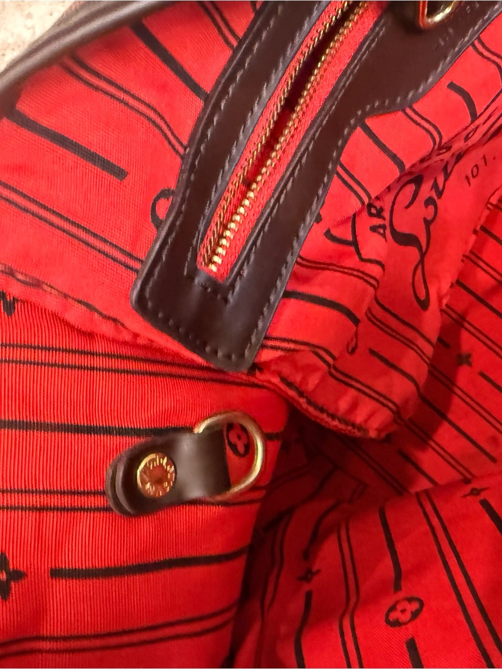 Louis Vuitton Brown Checkered Tote with Red Interior - Picture 3 of 15